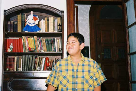 F1000032